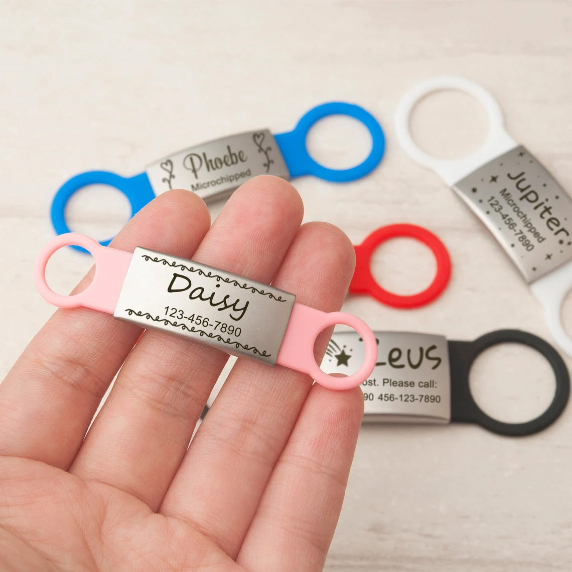 Plaque d'identité personnalisée à glisser sur le collier, silencieuse pour chat et chien avec motif amusant